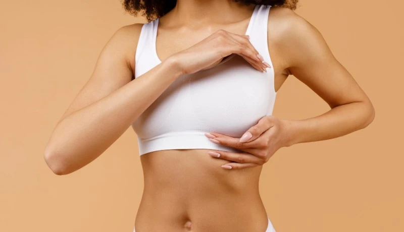 Mastoplastia com prótese de mamas em Ribeirão Preto: estética, proporção e segurança no procedimento