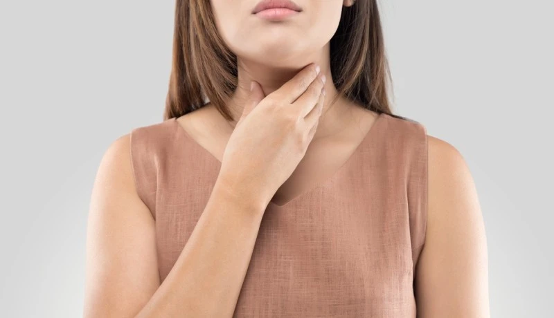 Quem tem problema com tireoide pode fazer cirurgia plástica? Cuidados antes do procedimento